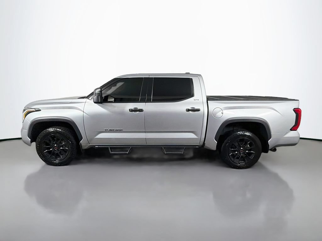 Used 2022 Toyota Tundra SR5 AWD/4WD image 4
