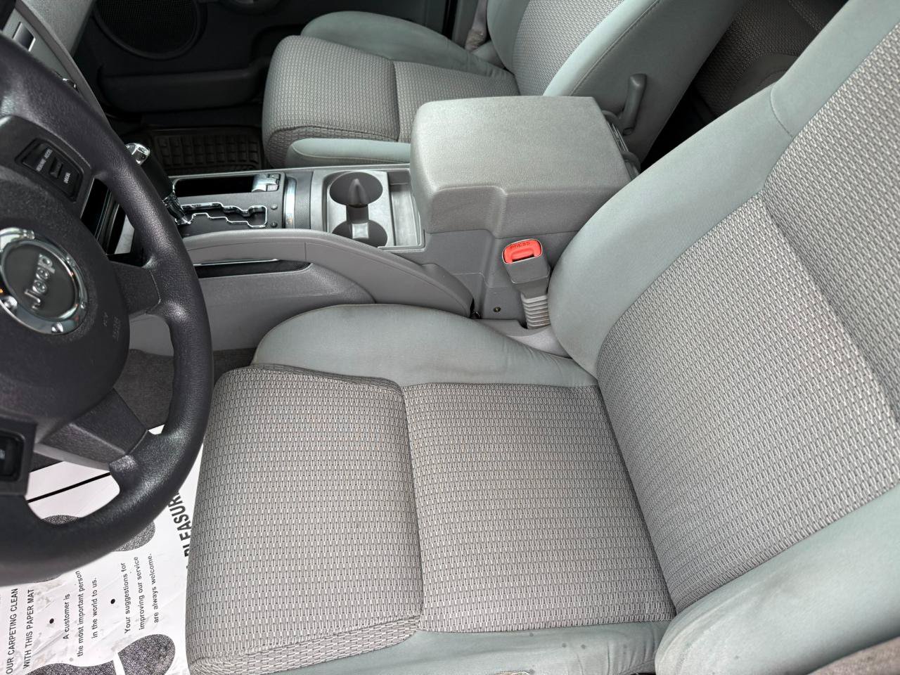 Used 2007 Jeep Commander Sport w/ Trailer Tow Group IV AWD/4WD image 13