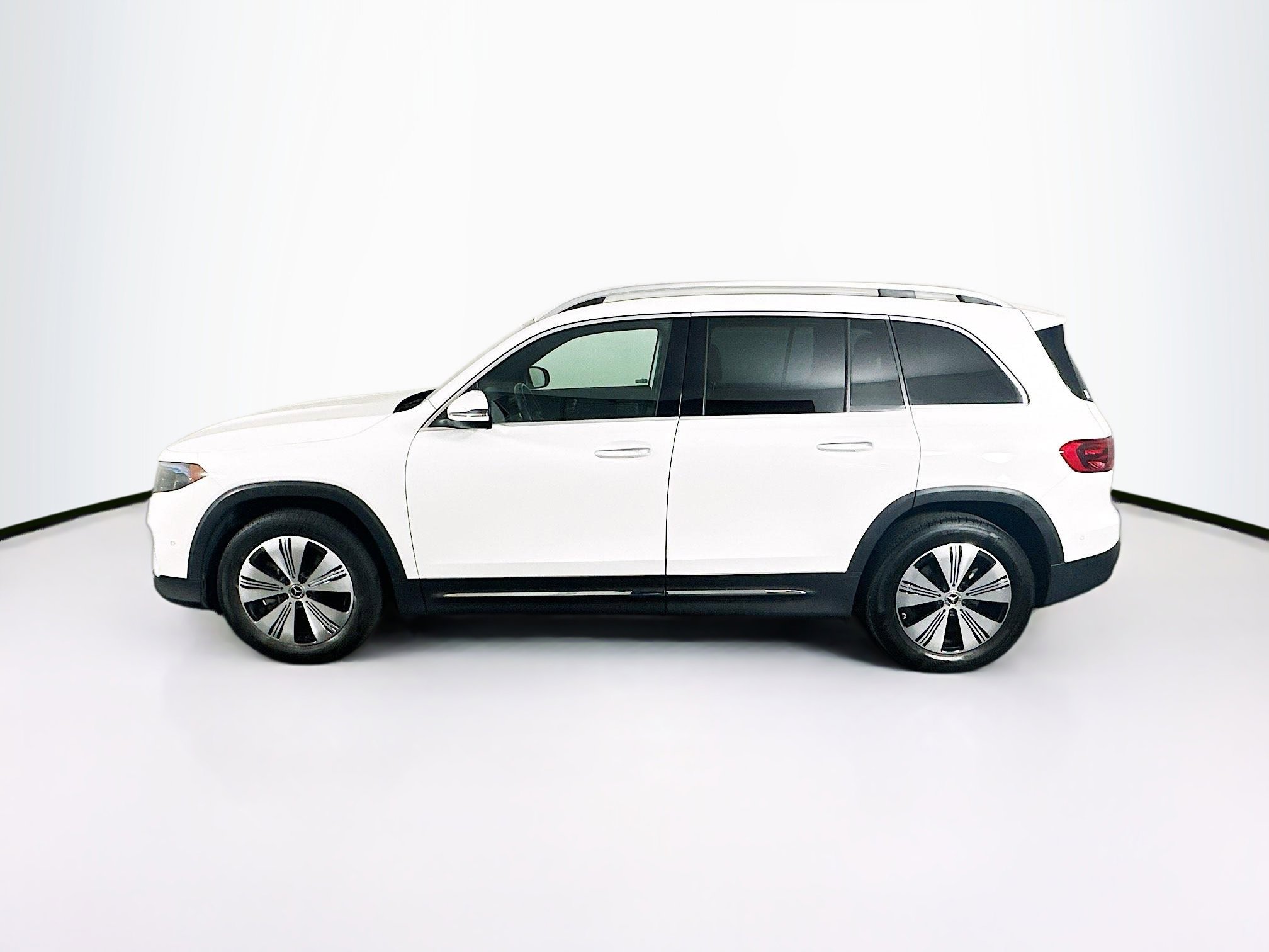 Used 2024 Mercedes-Benz EQB 250+ image 4