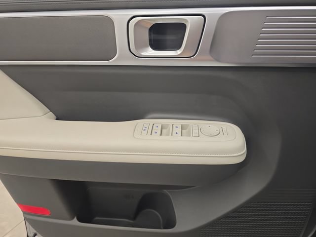 Used 2025 Hyundai Santa Fe SEL FWD image 35