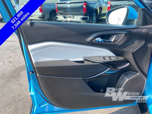 Used 2025 Chevrolet Trax LT FWD image 14