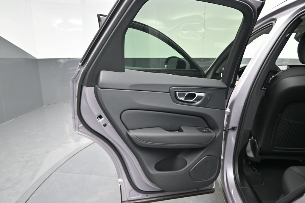 New 2026 Volvo XC60 B5 Core w/ Climate Package AWD/4WD image 12