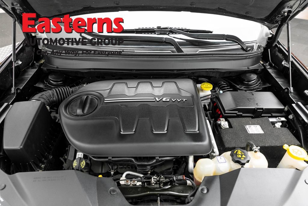 Used 2021 Jeep Cherokee Limited w/ Mopar Interior Package AWD/4WD image 7