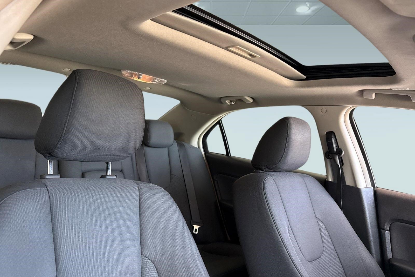 Used 2010 Ford Fusion SE FWD image 15