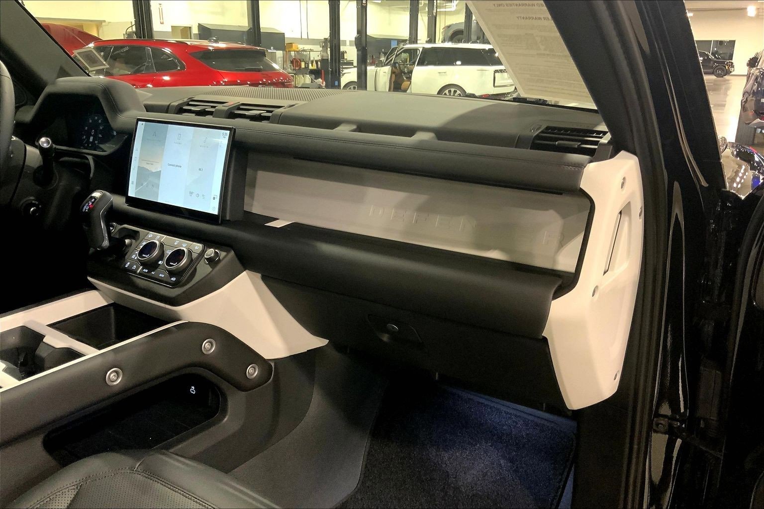 Used 2025 Land Rover Defender 110 S image 18