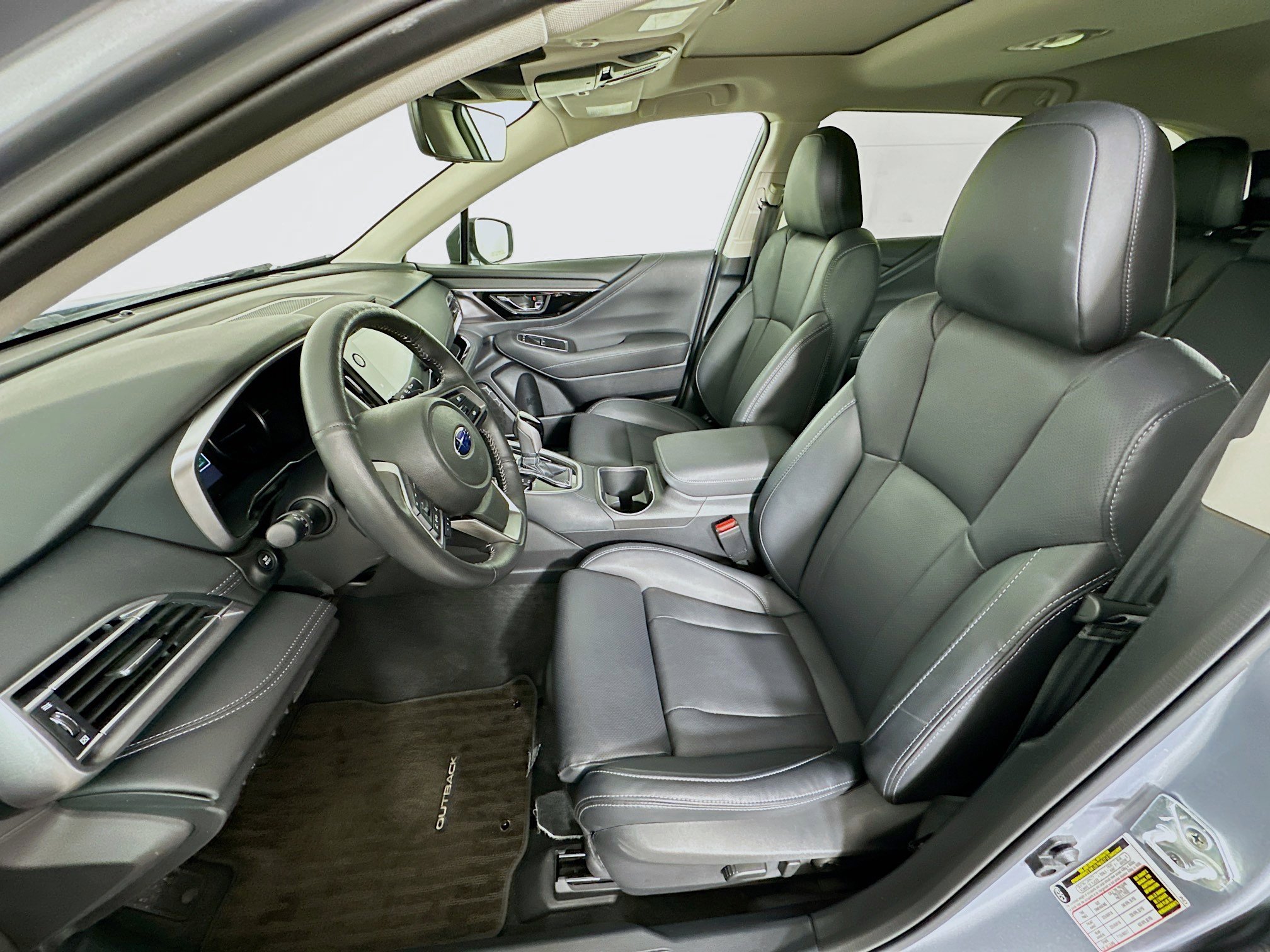 Used 2023 Subaru Outback Limited image 13