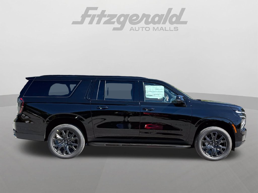 New 2026 Chevrolet Suburban RST w/ Comfort Package AWD/4WD image 4