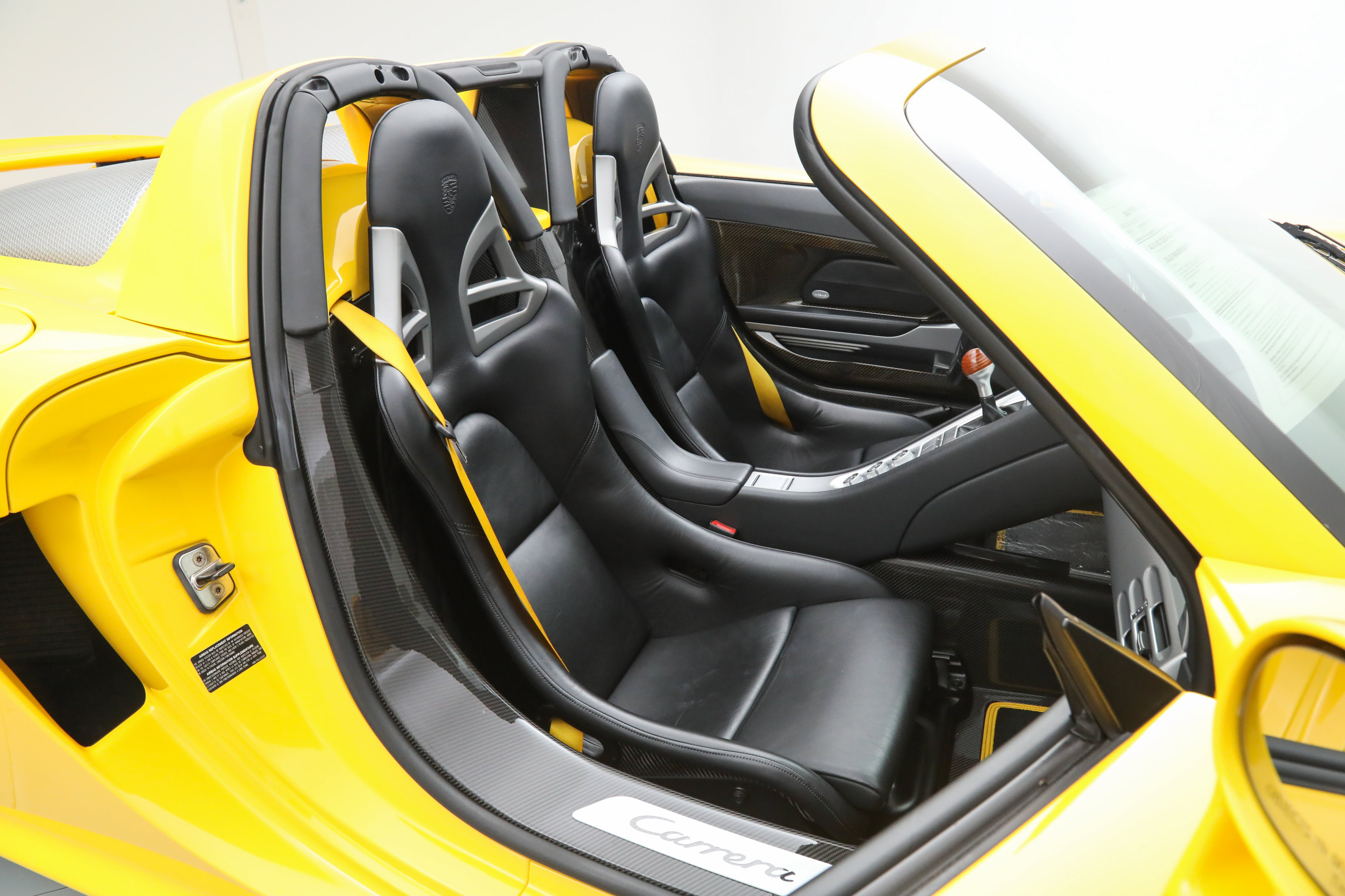 Used 2005 Porsche Carrera GT RWD image 22