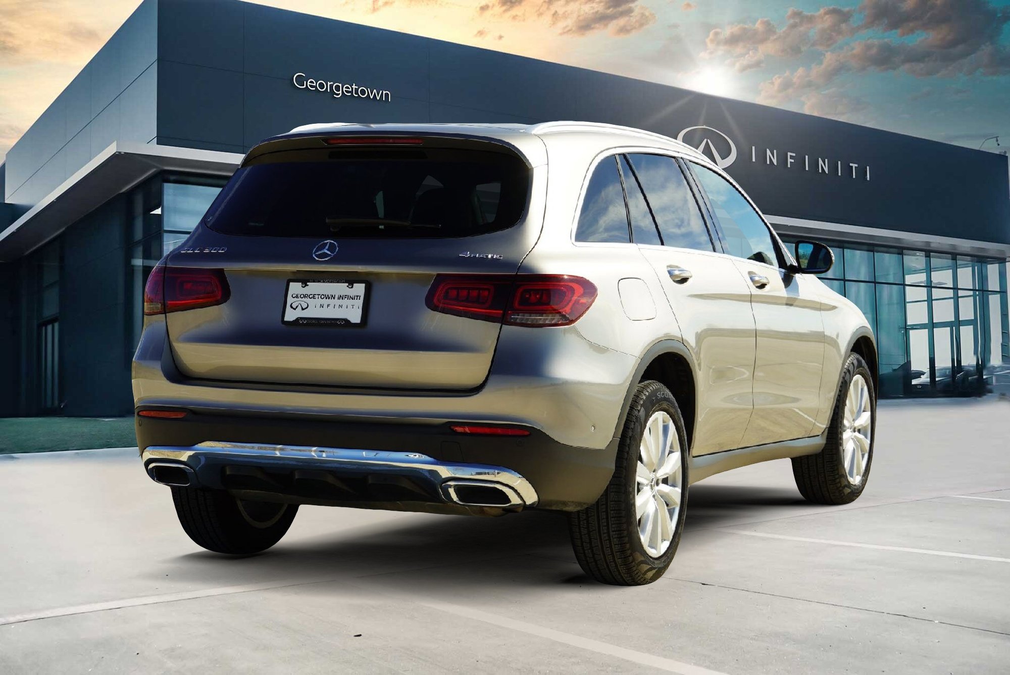 Used 2020 Mercedes-Benz GLC 300 4MATIC image 5