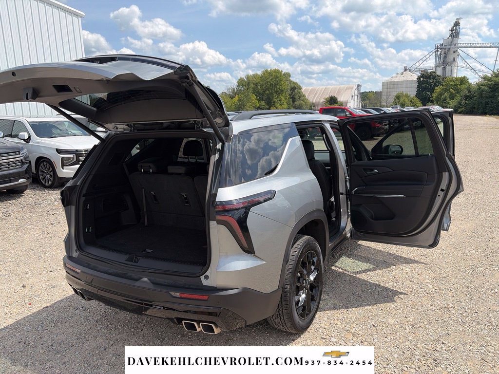 Used 2026 Chevrolet Traverse LT w/ Midnight/Sport Edition AWD/4WD image 30