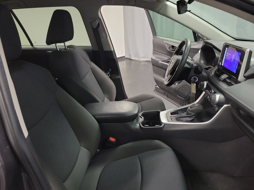 Used 2023 Toyota RAV4 LE AWD/4WD image 29