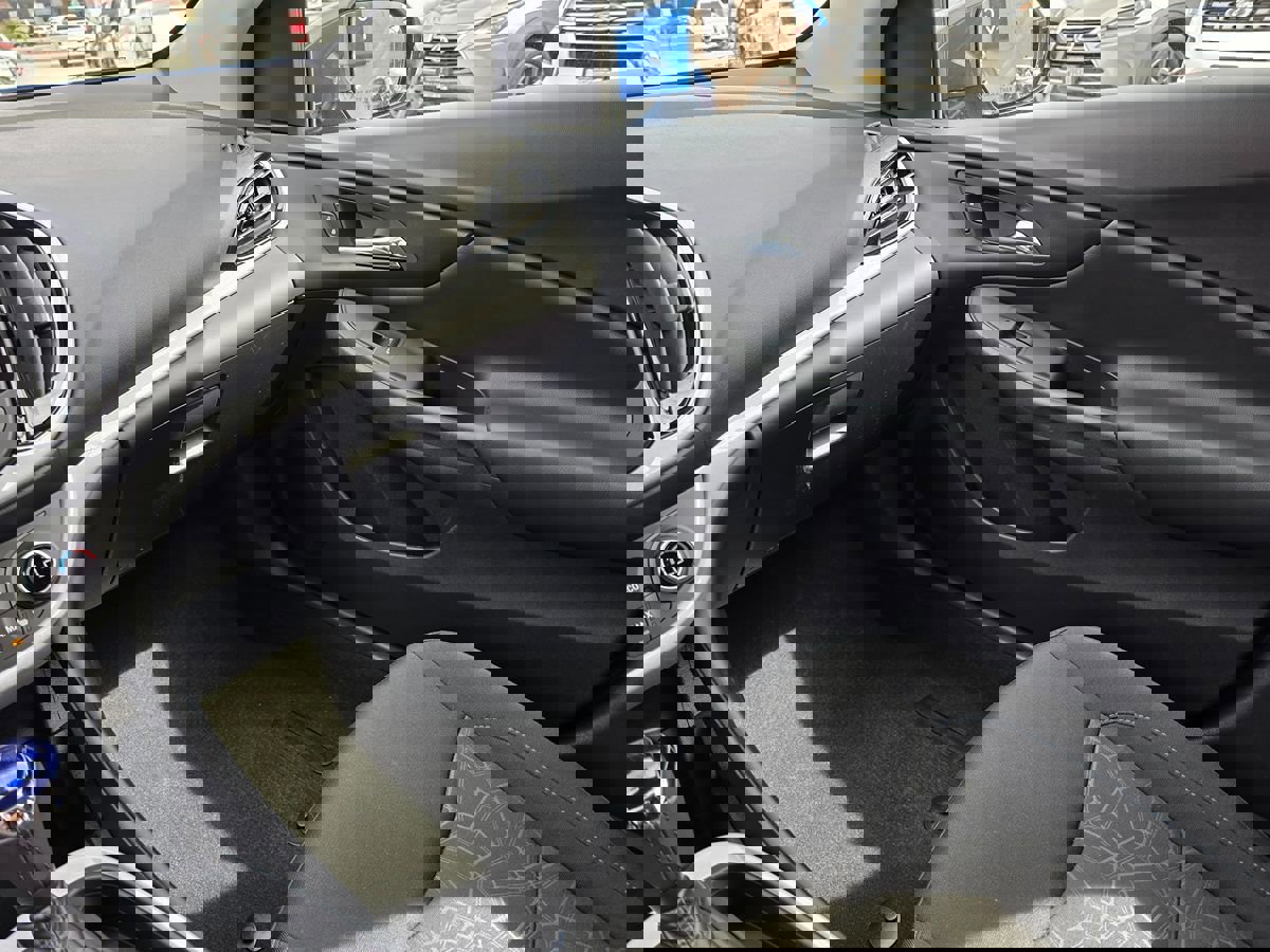 Used 2017 Chevrolet Volt LT w/ Comfort Package image 42