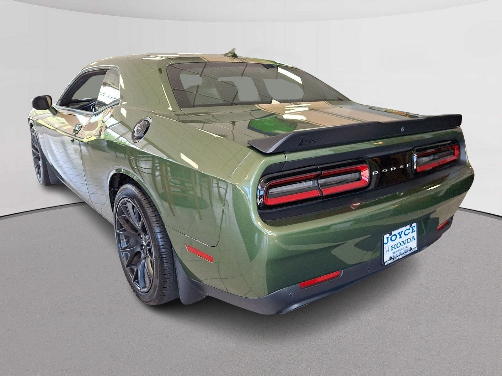Used 2019 Dodge Challenger R/T Scat Pack w/ Dynamics Package RWD image 6