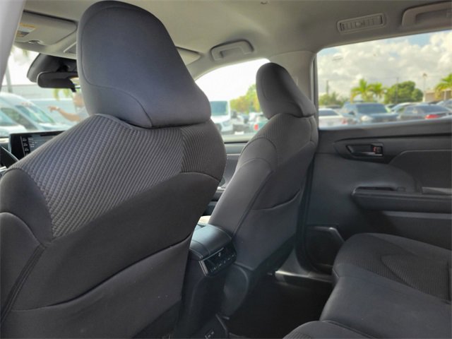 Used 2022 Toyota Highlander L image 10