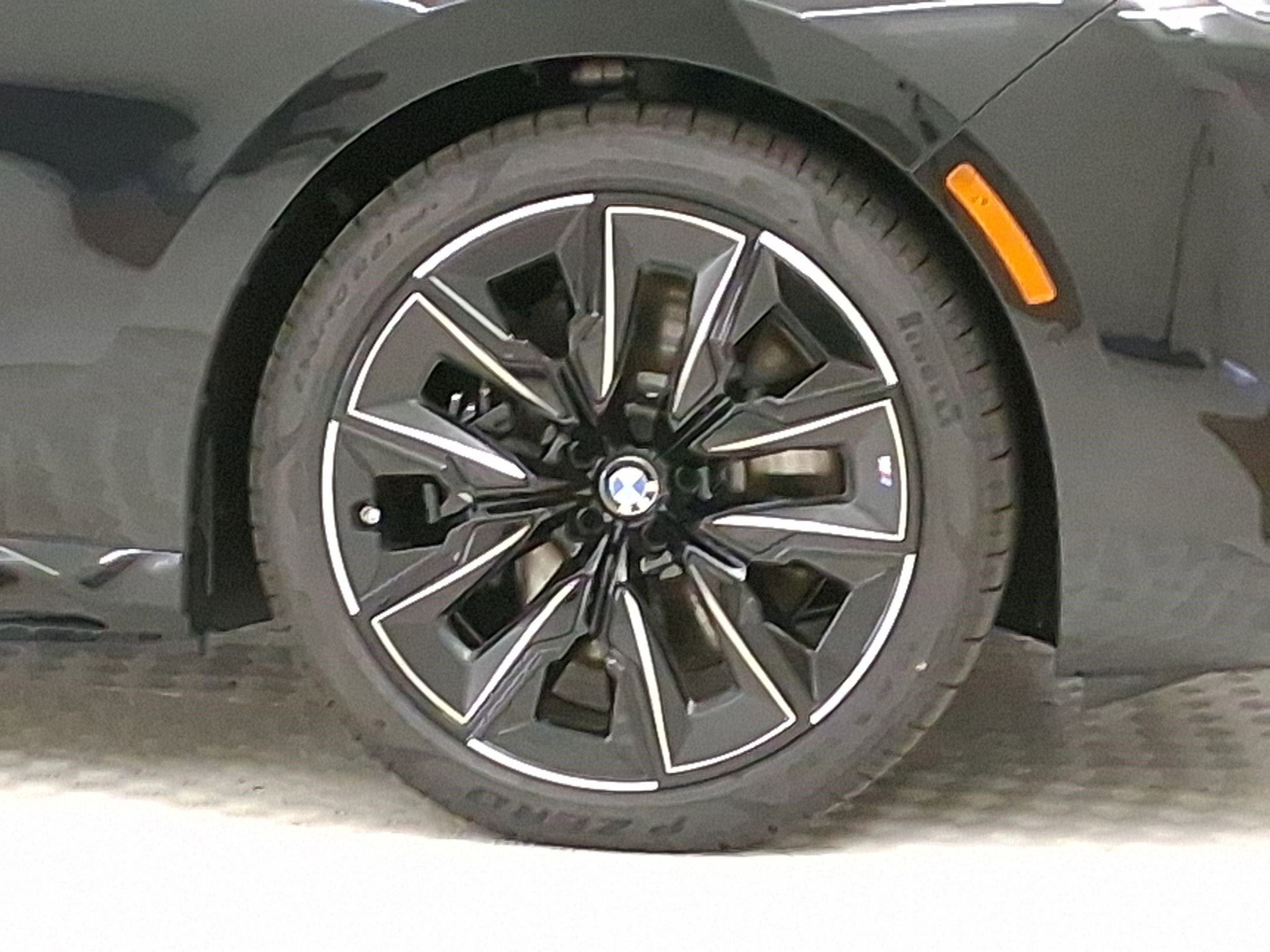New 2026 BMW 750e xDrive w/ Premium Package AWD/4WD image 10