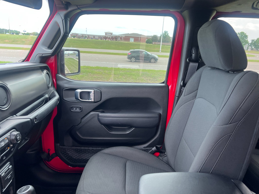 Certified 2023 Jeep Gladiator Sport AWD/4WD image 21