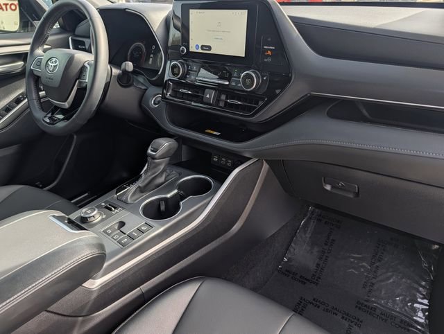 Used 2025 Toyota Highlander XSE image 37