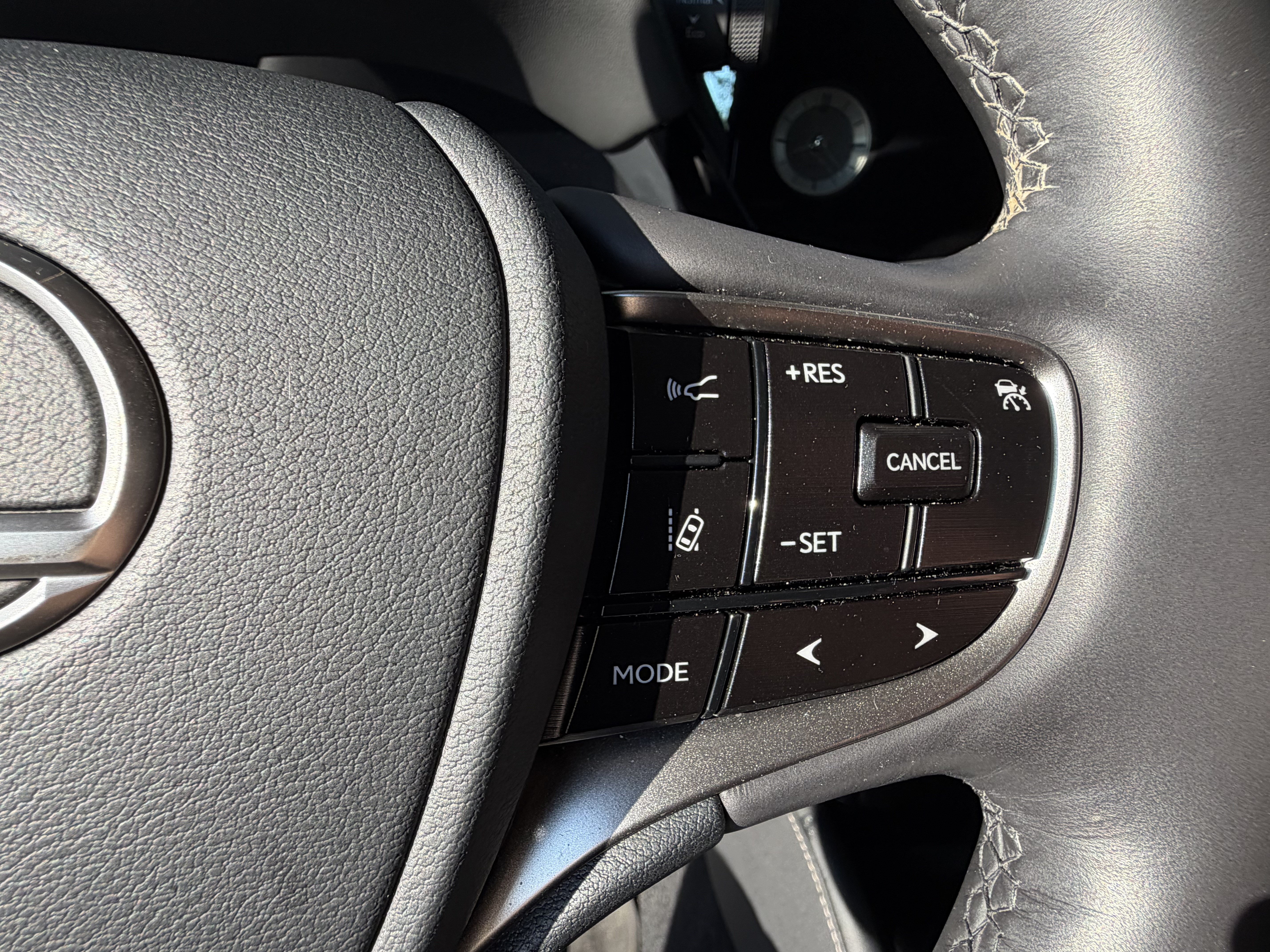 Used 2023 Lexus ES 300h w/ Premium Package FWD image 19
