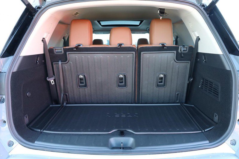 New 2025 Nissan Pathfinder Platinum w/ Cargo Package image 7