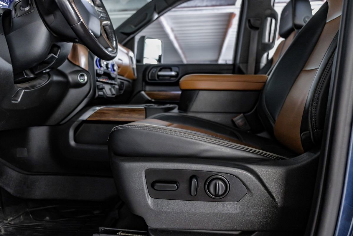 Used 2021 Chevrolet Silverado 3500 High Country image 31