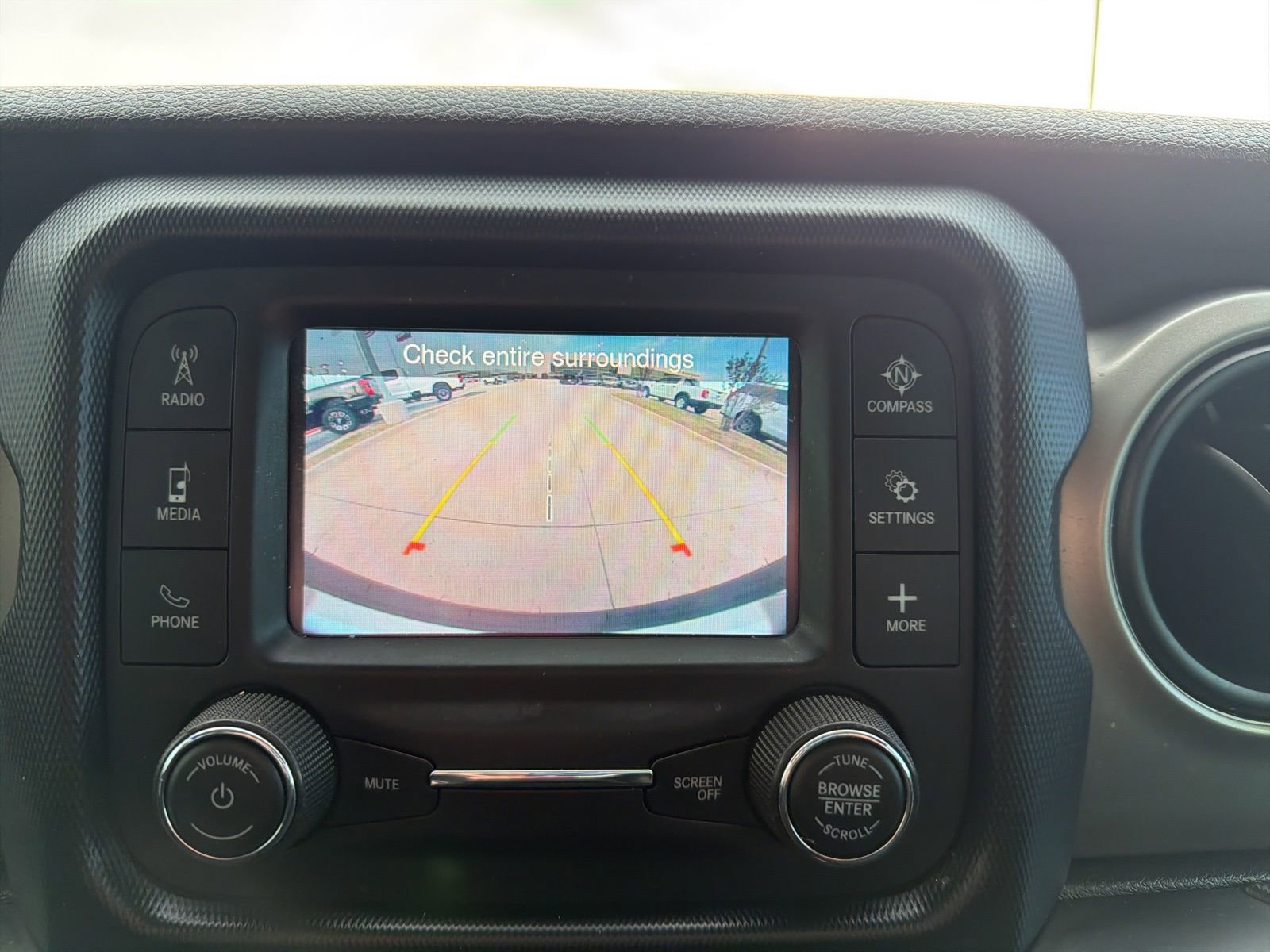 Used 2020 Jeep Wrangler Sport S image 19