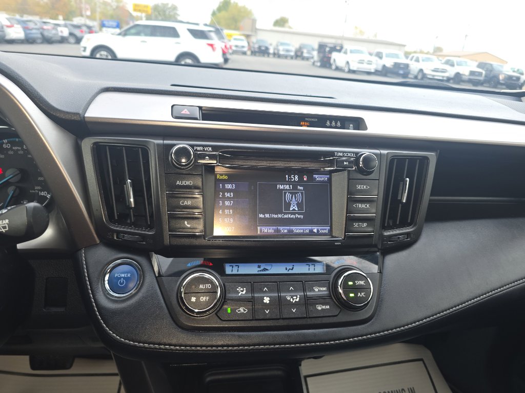 Used 2018 Toyota RAV4 LE image 18