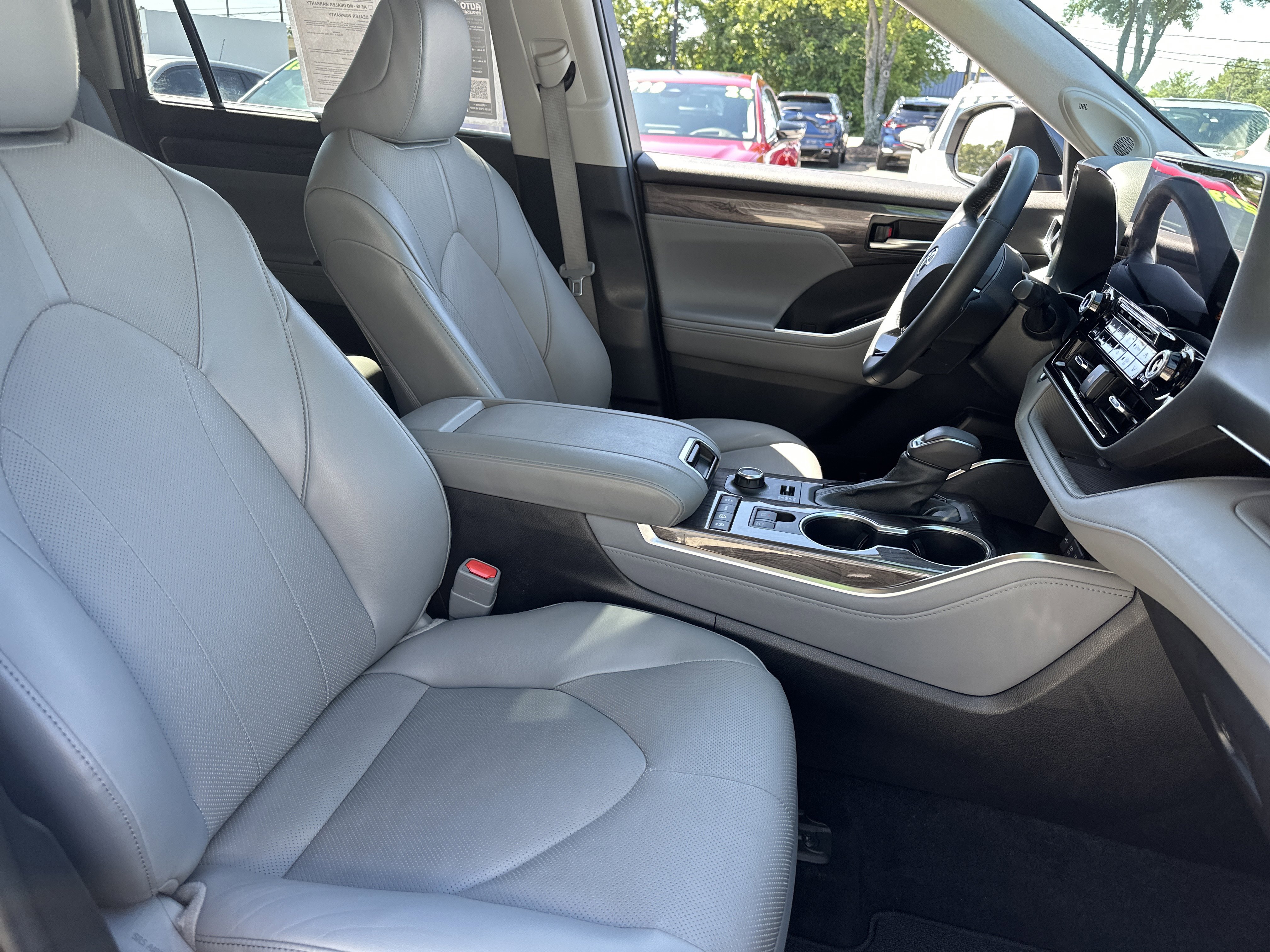 Used 2021 Toyota Highlander Limited AWD/4WD image 13