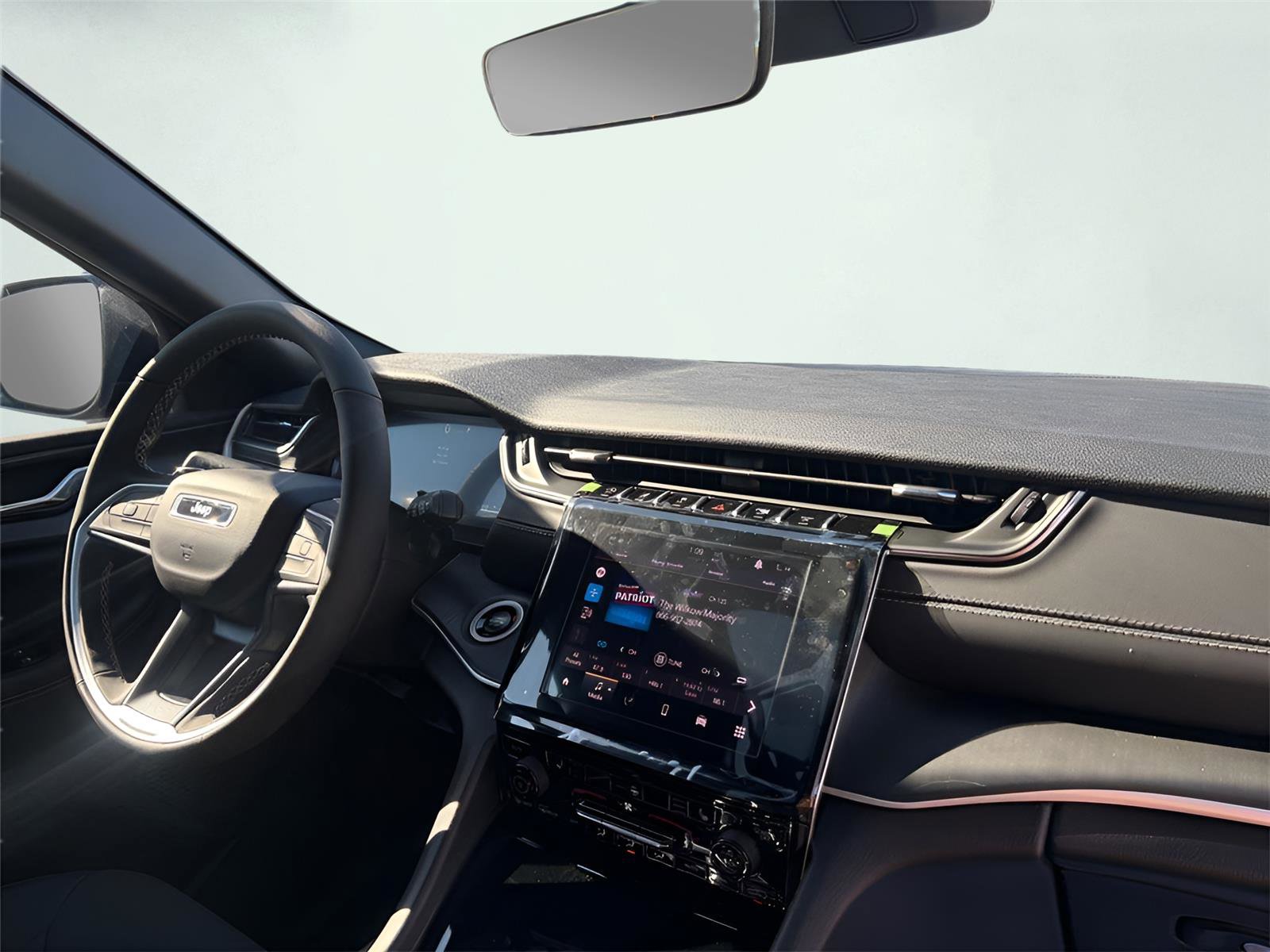 New 2025 Jeep Grand Cherokee L Laredo w/ Luxury Tech Group I image 17