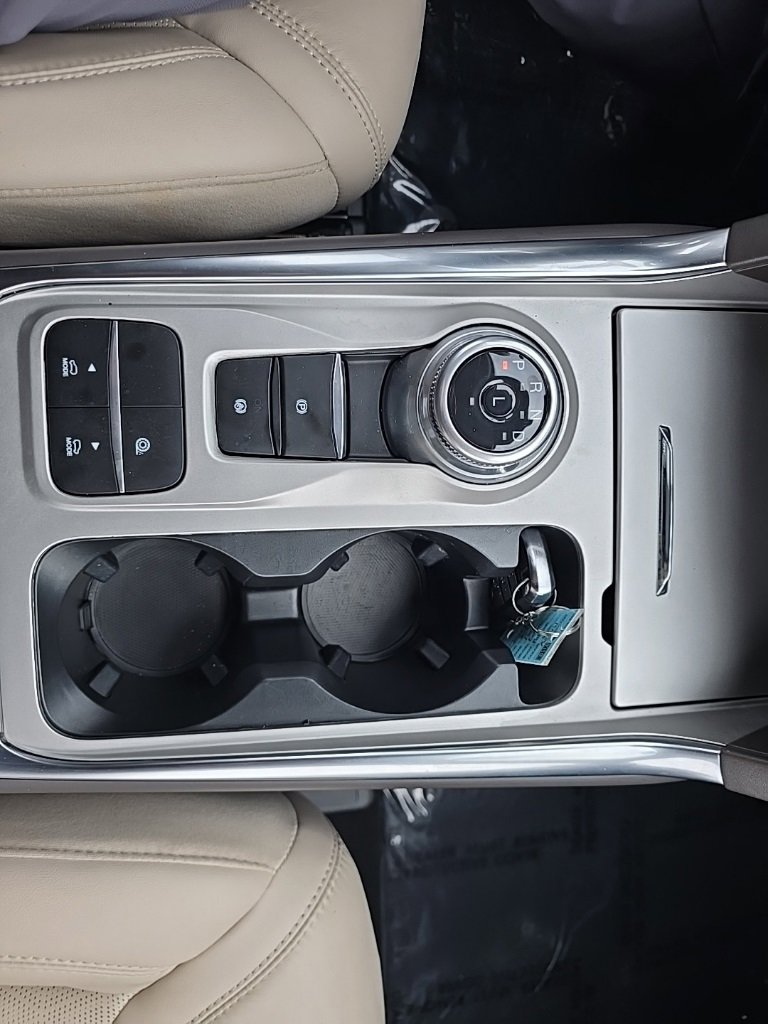 Used 2023 Ford Explorer Platinum w/ Class IV Trailer Tow Package image 10