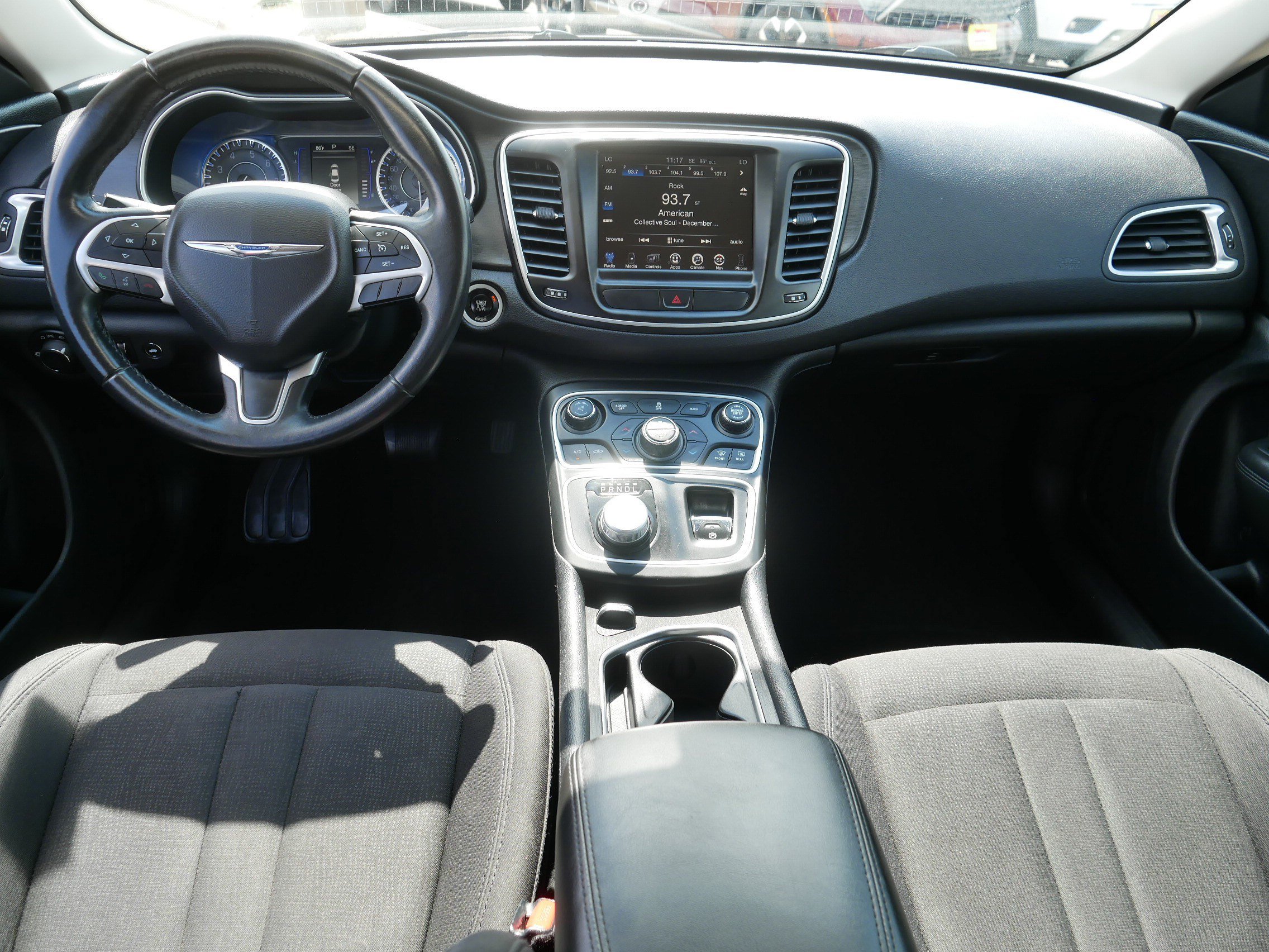 Used 2016 Chrysler 200 Limited w/ Convenience Group FWD image 10