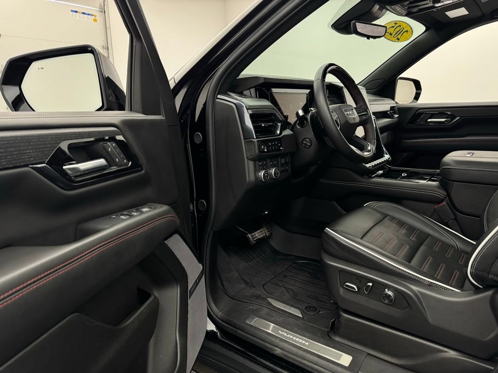 Used 2025 GMC Yukon XL AT4 Ultimate w/ LPO, Illumination Package AWD/4WD image 38