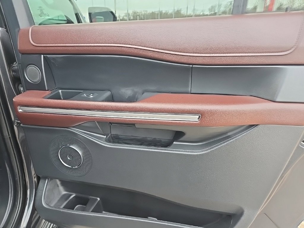 Used 2023 Ford Expedition Max Limited image 38
