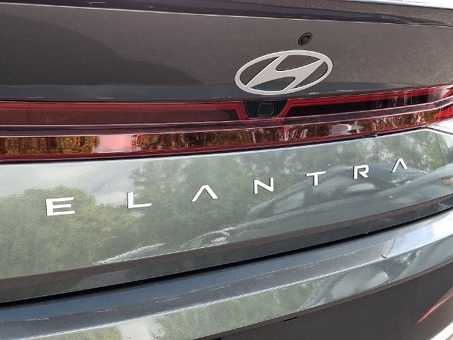 New 2026 Hyundai Elantra SEL Sport FWD image 20