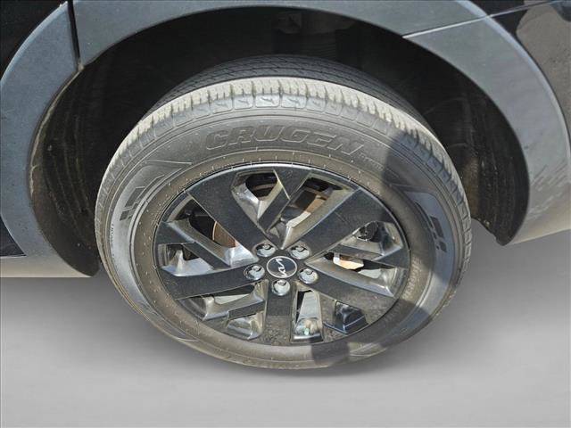 Used 2023 Kia Sorento S image 6