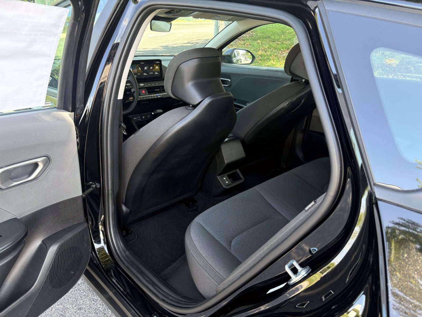 Certified 2025 Kia K4 FWD image 27