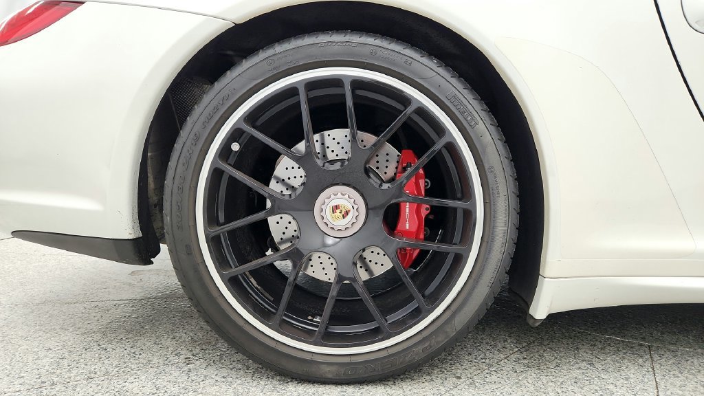Used 2012 Porsche 911 Carrera GTS RWD image 17