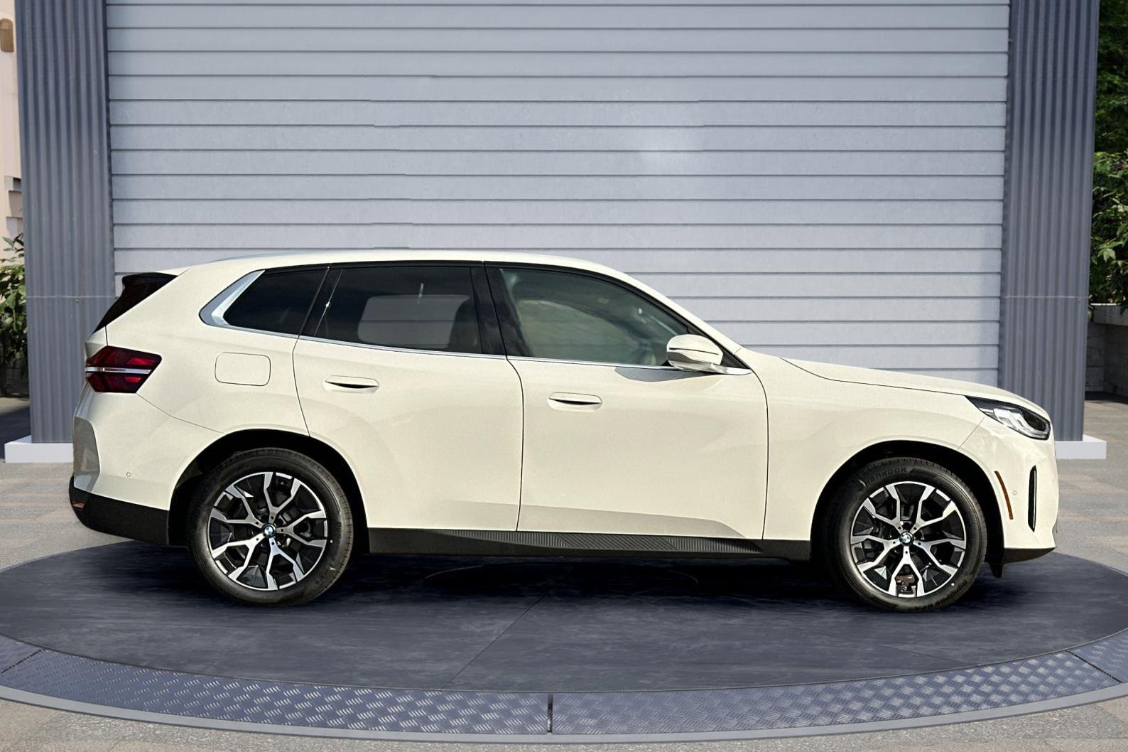 New 2026 BMW X3 xDrive30 w/ Convenience Package image 3