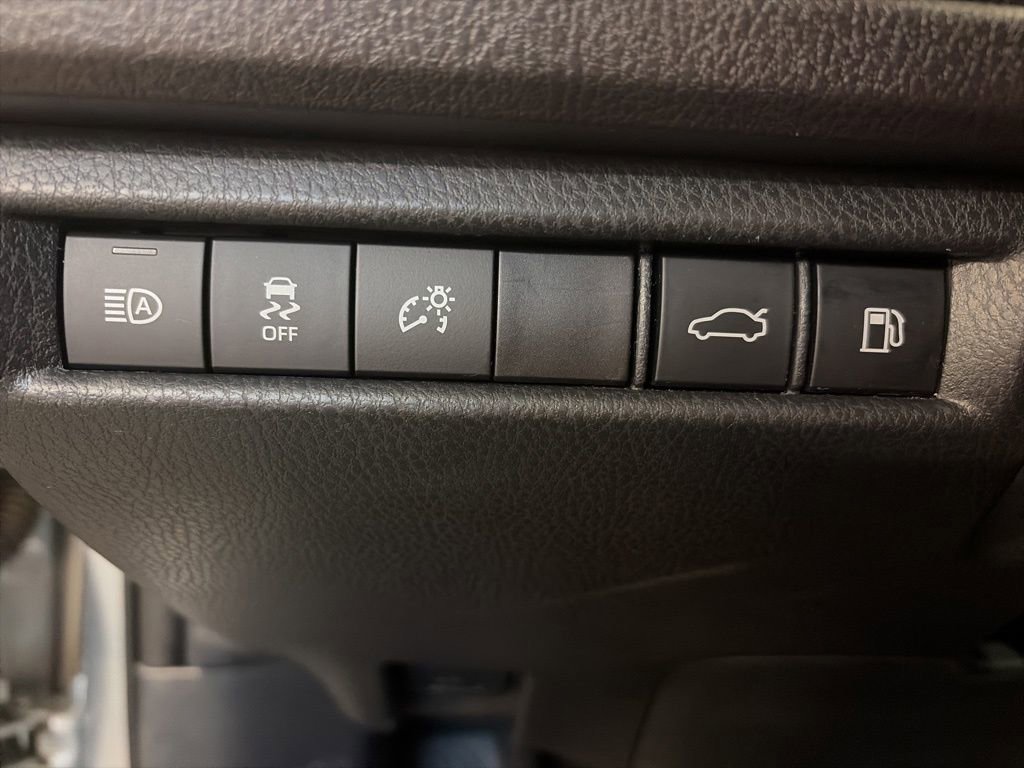Used 2025 Toyota Camry LE FWD image 20