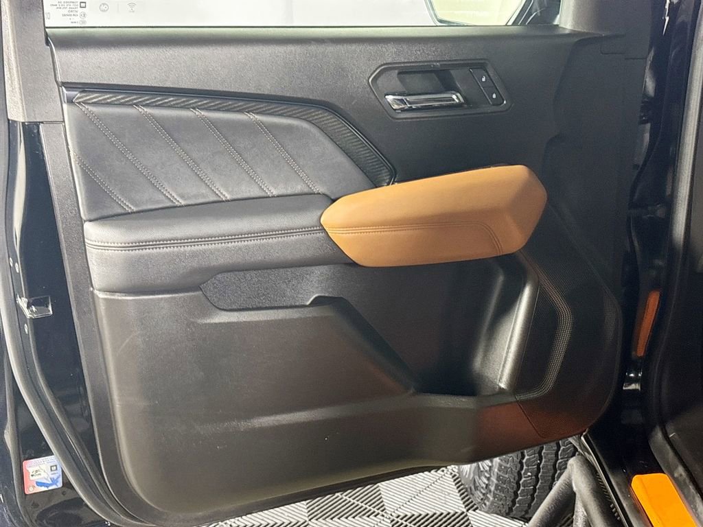 Used 2024 GMC Canyon AT4 w/ Canyon Safety Plus Package image 10