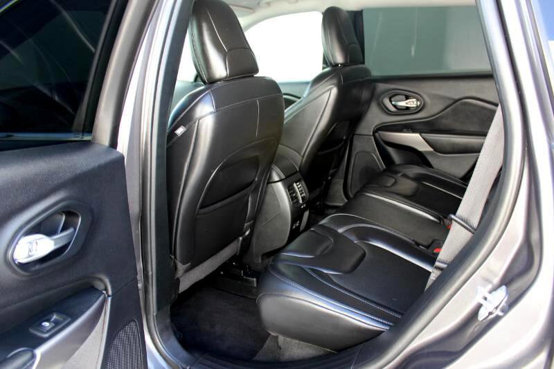 Used 2021 Jeep Cherokee Latitude Plus image 11