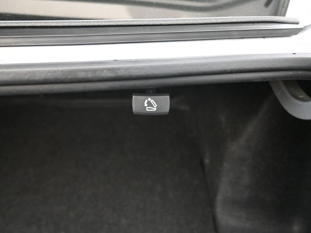 Used 2019 Chevrolet Malibu RS image 27