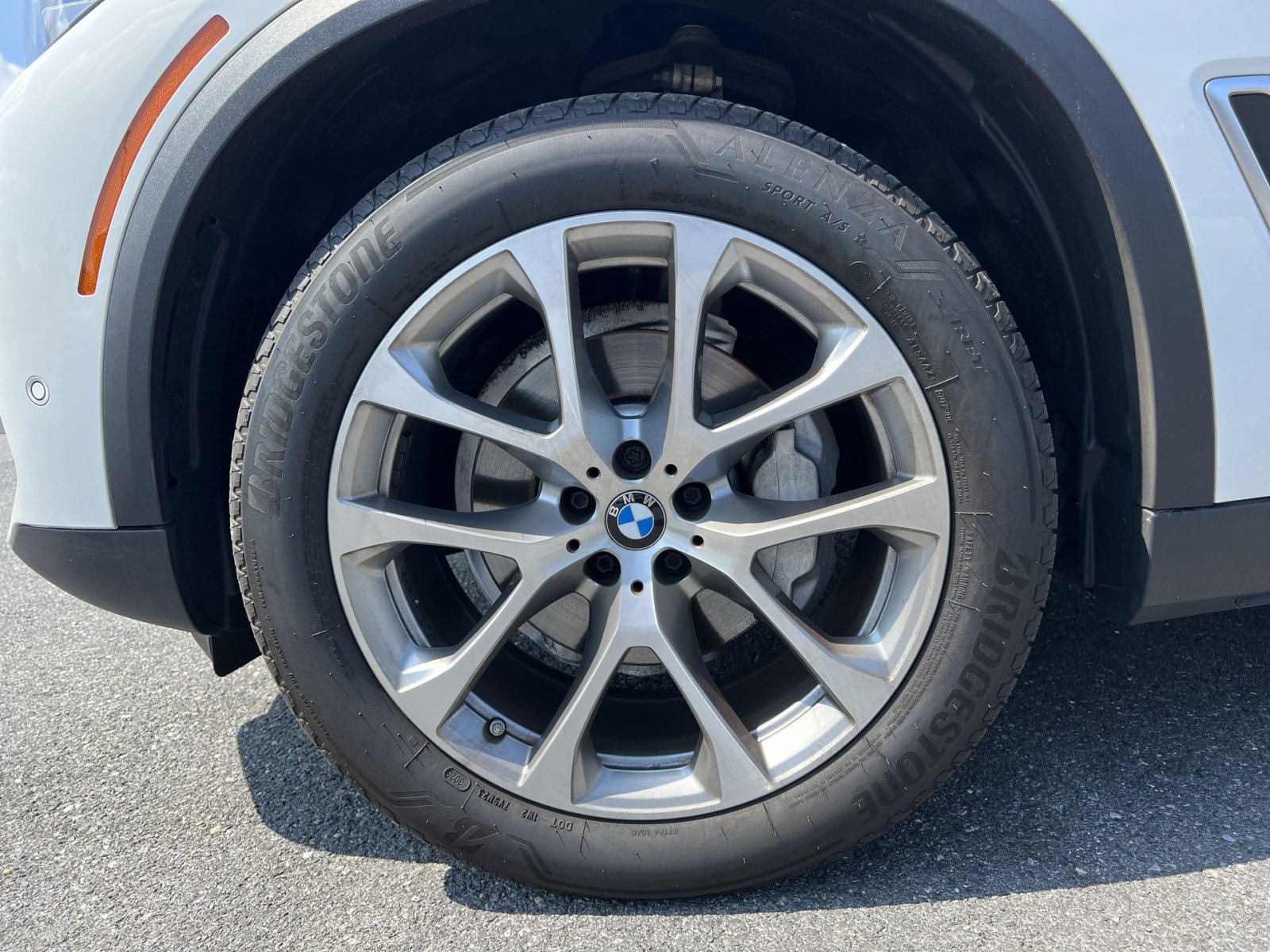 Used 2023 BMW X5 xDrive40i w/ Premium Package AWD/4WD image 12