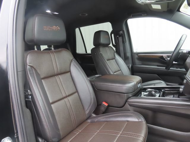 Used 2026 Chevrolet Tahoe High Country AWD/4WD image 25