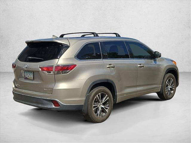 Used 2016 Toyota Highlander XLE AWD/4WD image 5