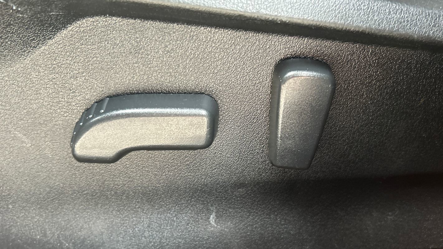 Used 2020 Subaru Crosstrek 2.0i Limited w/ Moonroof Package w/Navigation image 36