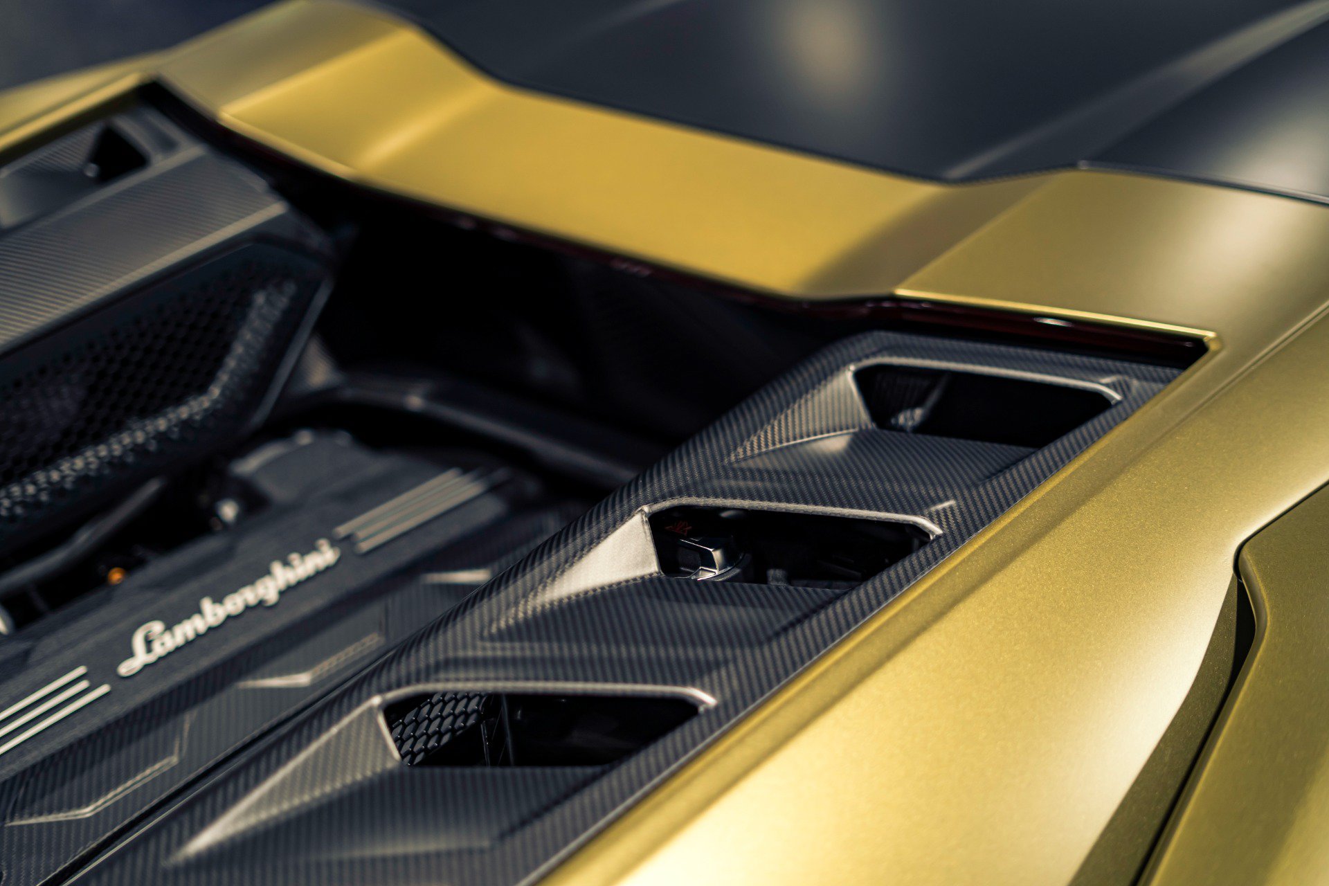 Used 2025 Lamborghini Revuelto AWD/4WD image 25