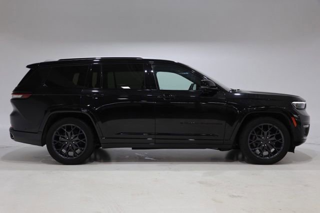 Used 2023 Jeep Grand Cherokee L Summit AWD/4WD image 9