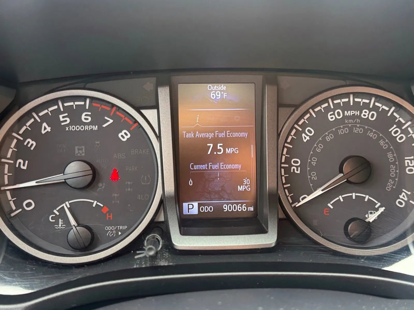 Used 2021 Toyota Tacoma TRD Off-Road w/ Technology Package image 17