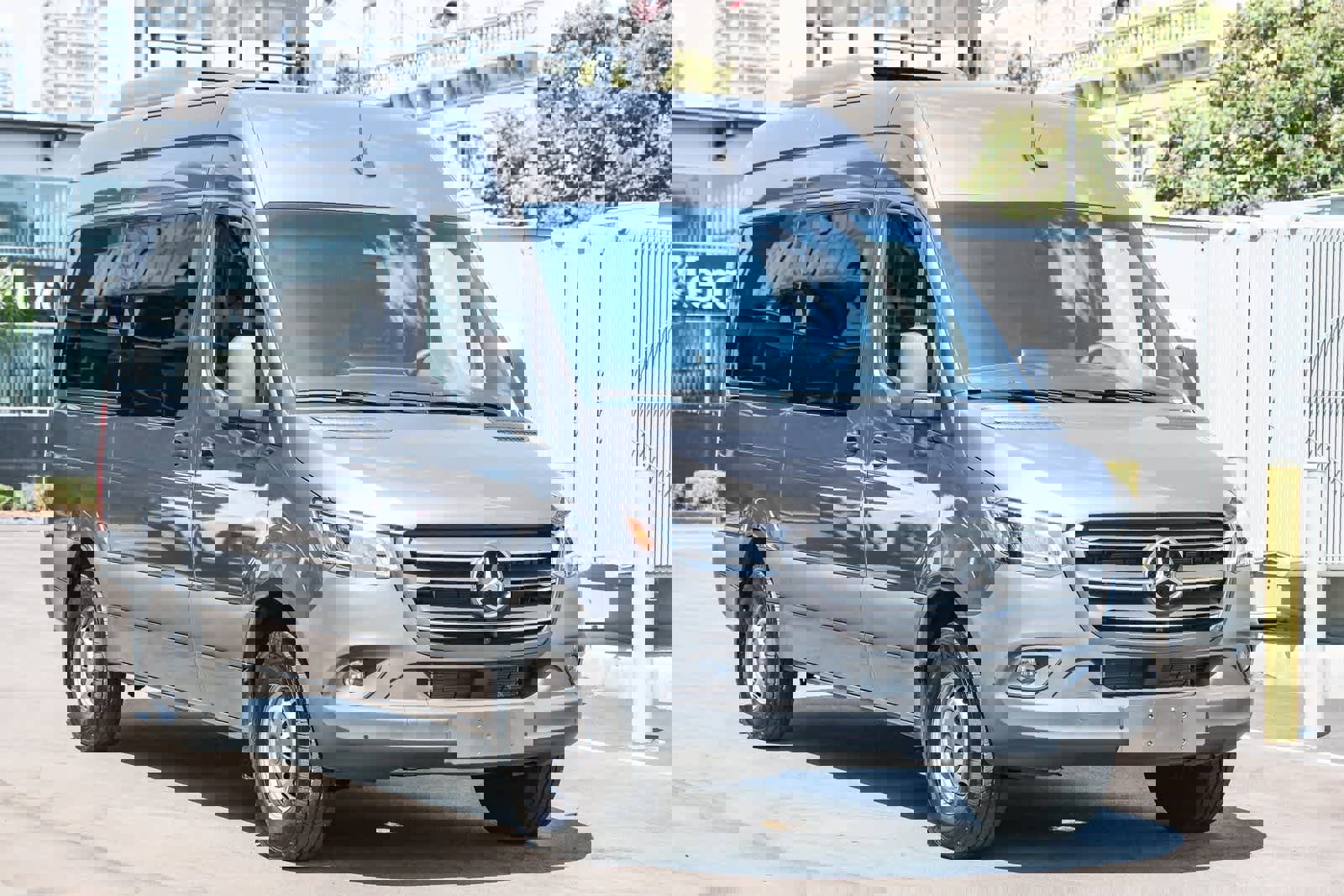 Used 2024 Mercedes-Benz Sprinter 2500 image 3