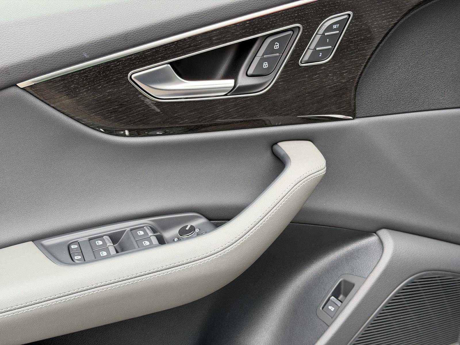 Used 2025 Audi Q8 Premium Plus w/ Premium Plus Package image 11